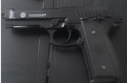 Con arma de juguete asaltan a empleada en Villas de Pachuca