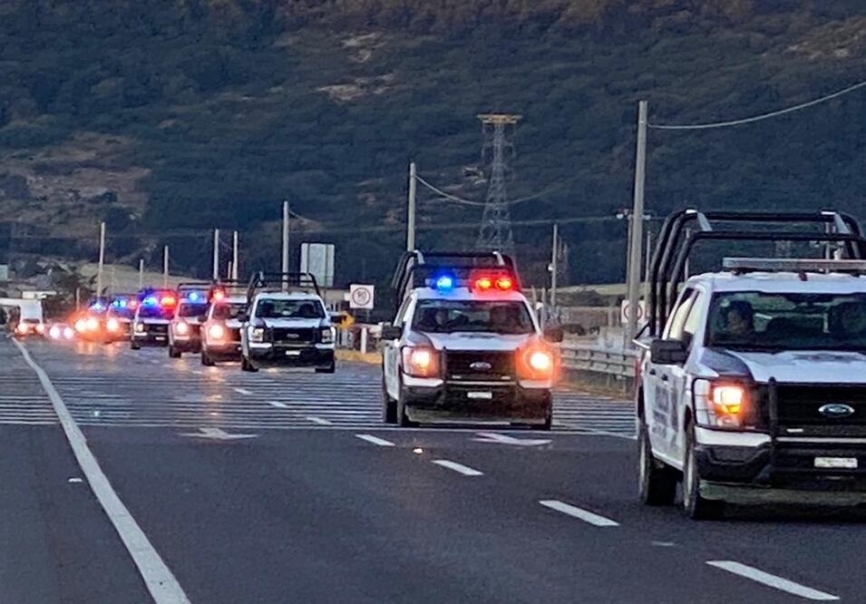 Elementos de la Secretaría de Seguridad Pública de Hidalgo se dirigen a Cuautepec de Hinojosa en al menos 15 patrullas para garantizar tranquilidad de proceso electoral I Foto: Luis Soriano