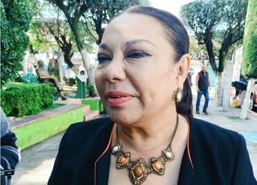 Gestiona para bacheo con gobierno estatal Lorena García