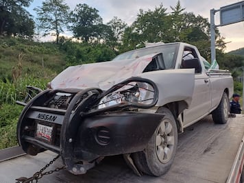 Camioneta se estrelló contra camión materialista