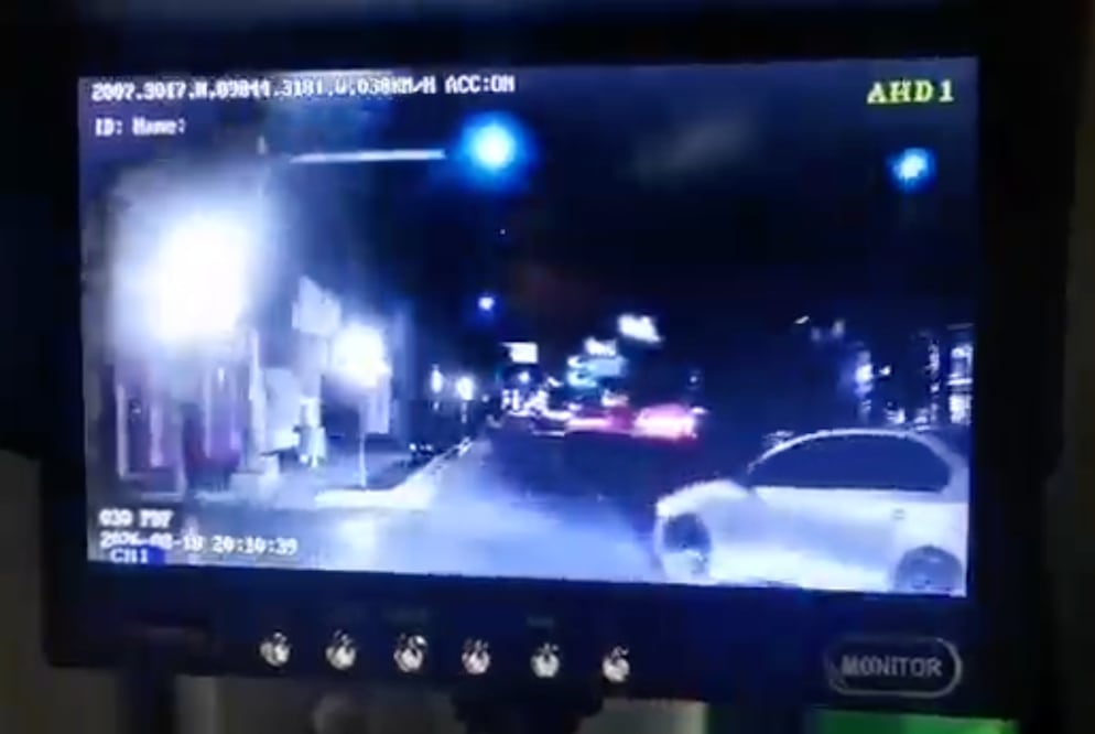 Frenazo de emergencia en Tuzobús deja a una persona lesionada | Captura de video