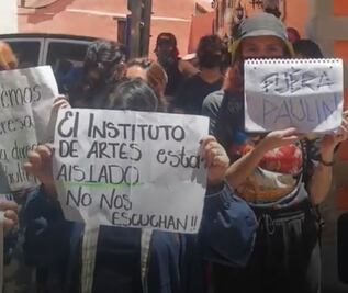 Alumnos del Instituto de Artes de la UAEH extienden paro 72 horas más