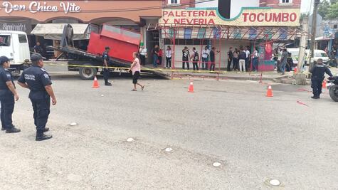 Detienen a mujer en Huejutla por agresión a inspectores tras clausura de su puesto de tacos