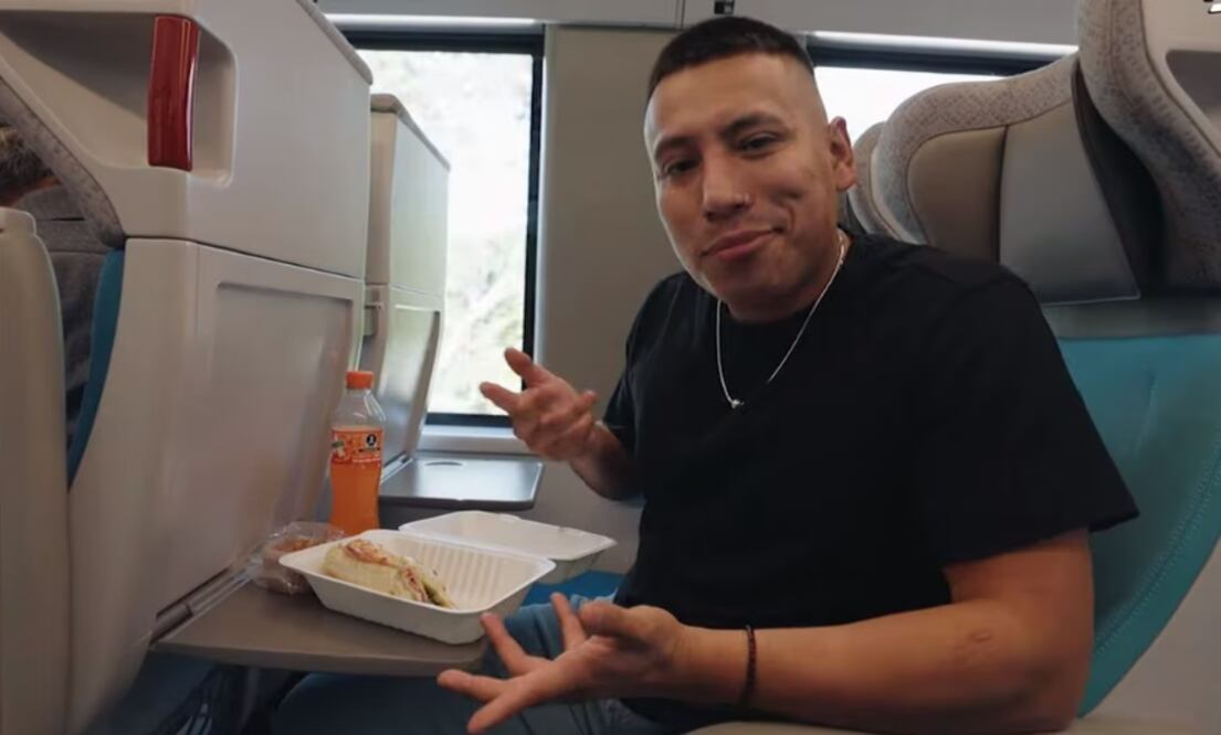 El youtuber enseñó cómo es el tren por dentro, comenzando por los asientos del convoy | Captura der video