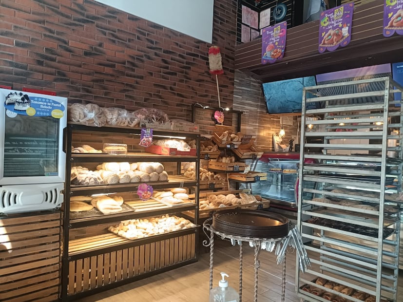 Con la llegada del Día de Muertos, las panaderías de Tulancingo  viven una de sus semanas más emblemáticas I  Foto: Grisel Lira