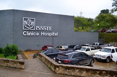 Derechohabientes denuncian desabasto de medicamentos en clínica del ISSSTE de Huejutla