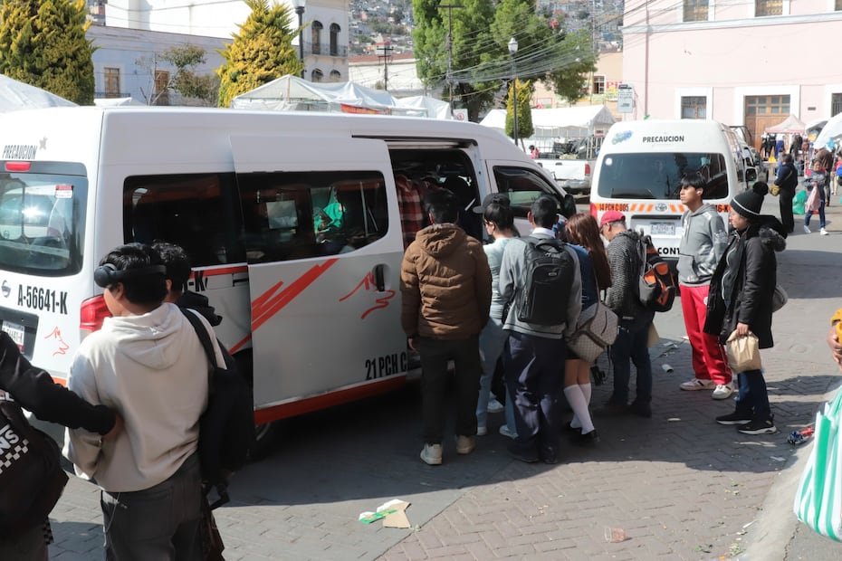 Unidades de transporte público de Pachuca, cada vez más insuficientes, lamentan usuarios | Foto: Luis Soriano