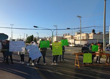 Vecinos del sur de Pachuca bloquean vialidad por construcción de albergue migrante