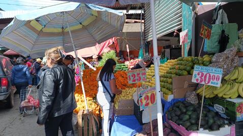 Mandarina el “lujo” de la ofrenda, alcanza los 95 pesos el kilo en la central de Pachuca