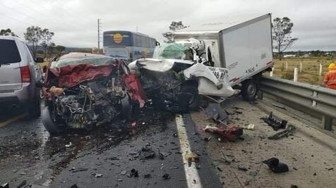 Accidente en la México- Tuxpan deja cinco personas sin vida
