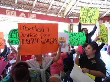 Se manifiestan comerciantes en informe de Ixmiquilpan