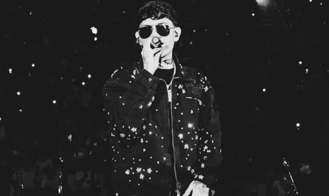 Junior H es cantante y compositor especializado en corridos tumbados, un subgénero que fusiona música regional mexicana con rap y trap latino.