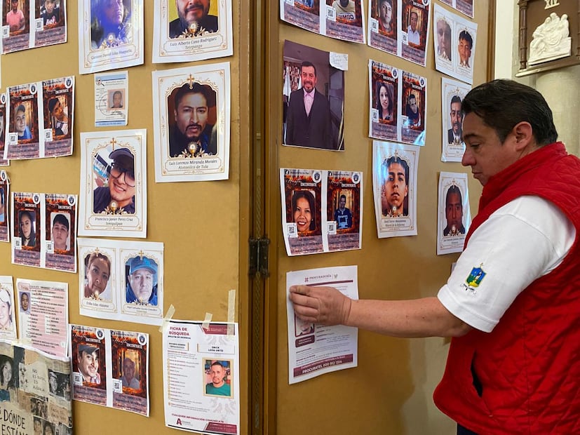 En La Villita, el monseñor Óscar Roberto Domínguez ofició una misa por el Día Internacional de Personas Víctimas de Desaparición Forzada en donde llamó a no guardar silencio ante la violencia y pidió no normalizar las desapariciones de personas.
Luis Soriano