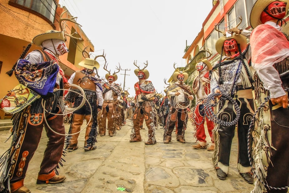 ¡Los cuernudos de Calnali llegan al Cervantino! Foto: Cultura Hidalgo
