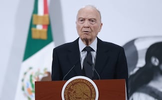 Renuncia Alejandro Gertz Manero a la FGR; Senado alista reanudación de sesión para dar trámite