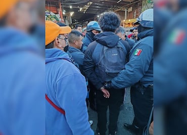 Comerciantes someten a presunto ladrón en la Central de Abasto de Pachuca