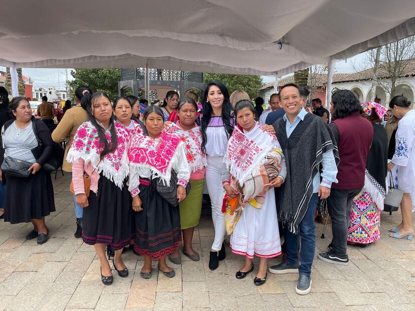 56 artesanos participan en tienda Hidarte de Acaxochitlán
Foto Cortesía