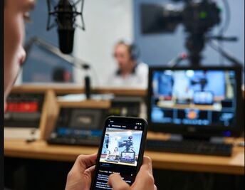 Empresarios de radio y televisión piden reglas parejas para redes sociales