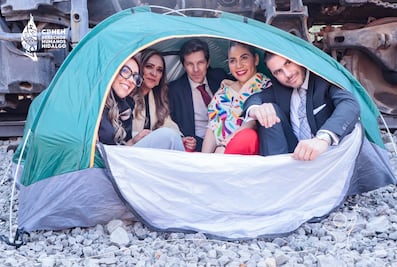 Critican a la CDHEH por actividad sobre migración; la califican de clasista y frívola