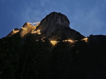 Puentes colgantes iluminados, la nueva joya de aventura en la Comarca Minera
