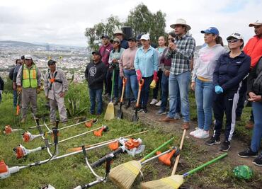 Alcalde de Pachuca encabeza faena en la colonia Anáhuac