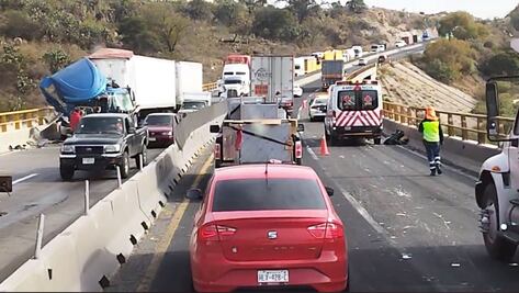 Tractocamión colapsa la circulación en el Arco Norte