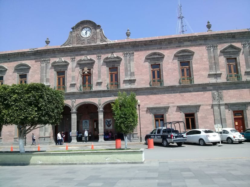 Las denuncias incluyen presunto hostigamiento y uso indebido de recursos públicos, por lo que la Contraloría definirá posibles sanciones.