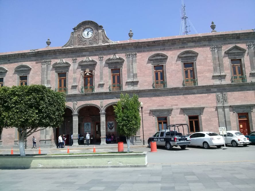 Las denuncias incluyen presunto hostigamiento y uso indebido de recursos públicos, por lo que la Contraloría definirá posibles sanciones.