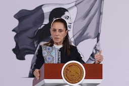 México registra récord turístico con 67.7 millones de viajeros internacionales
