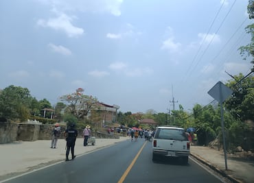 Feligreses arriesgan sus vidas en procesiones con temperaturas de 45 grados