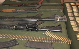 Condenan a cinco hombres a más de siete años de prisión por arsenal asegurado en Tula