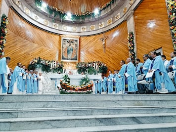 Celebran a la Virgen de los Angelitos