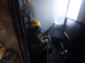 Consume incendio parte de una vivienda en Tulancingo  