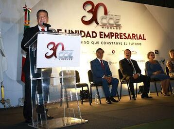 Gobernador de Hidalgo reafirma su respaldo al sector empresarial en el 30 aniversario del CCE