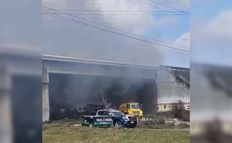 Camión cae de puente Zototlán en la México–Tuxpan; muere el conductor
