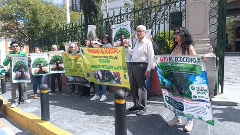 Protestan en presidencia de Pachuca para evitar tala de árboles de más de 60 años