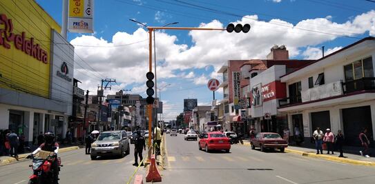 Antes de irse, el ayuntamiento instala semáforos en avenidas principales de Tizayuca