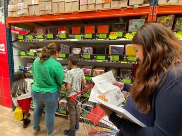 Recurren familias a compras de pánico este fin de semana por inicio de clases
