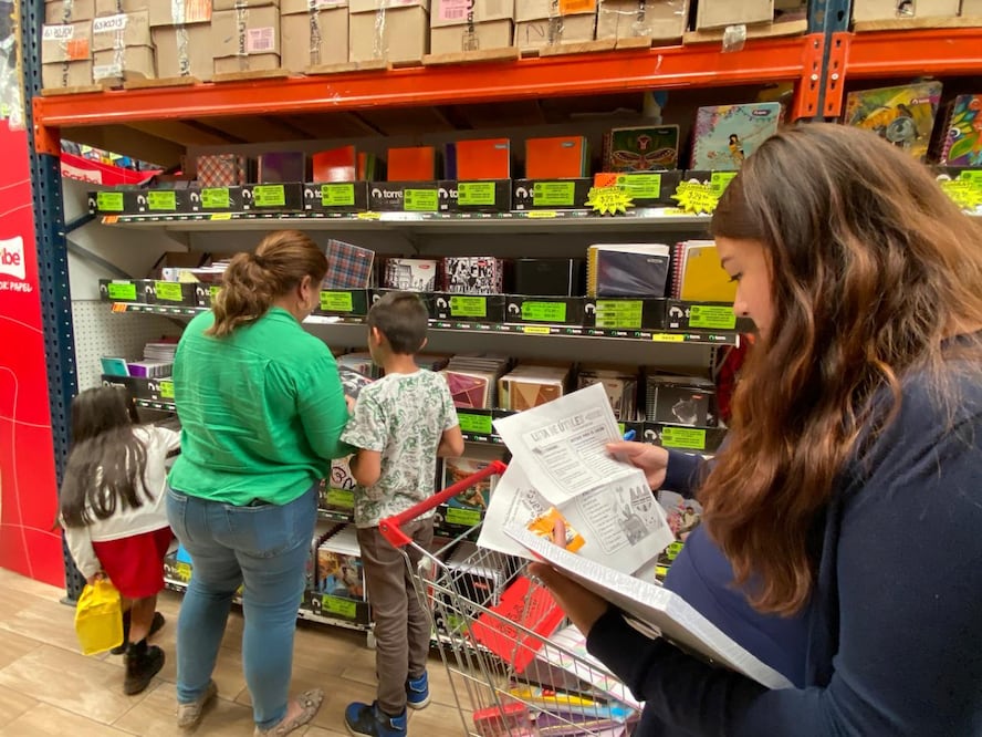 Las compras de pánico iniciaron a unos días de comenzar el ciclo escolar I Foto: Luis Soriano