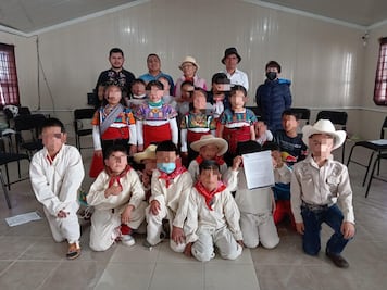 Promueven el otomí en escuelas de Tulancingo con clases muestra