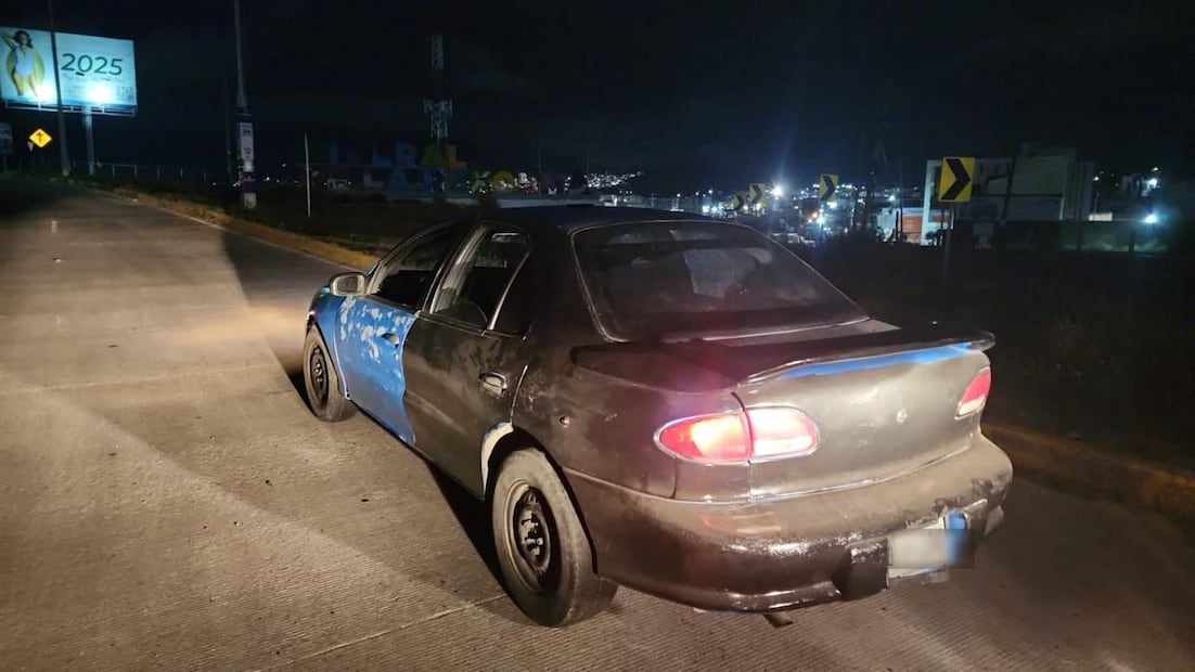 Detienen a dos personas con droga y vehículo robado en Mineral de la Reforma | Foto: especial