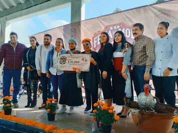Éxito en la décima feria del mole y primer concurso de vestimenta tradicional en Santa Ana Hueytlalpan