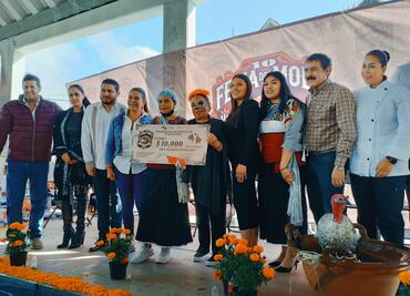 Éxito en la décima feria del mole y primer concurso de vestimenta tradicional en Santa Ana Hueytlalpan