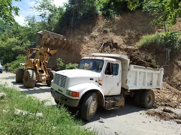 Acciones de reconstrucción en Xochiatipan tras la tormenta Chris