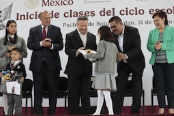 Destaca gobernador inversión de 121 mmdp en educación de Hidalgo, en cuatro años