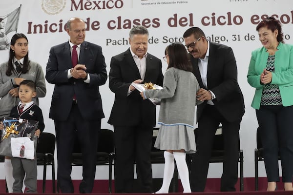 Destaca gobernador inversión de 121 mmdp en educación de Hidalgo, en cuatro años