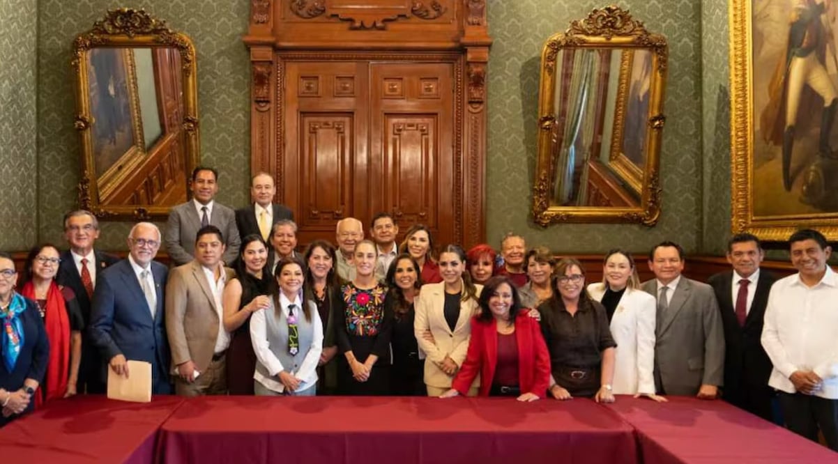 Reunión entre la presidenta de México, Claudia Sheinbaum, y gobernadores de entidades incorporadas en el IMSS-Bienestar. Foto: X @Claudiashein