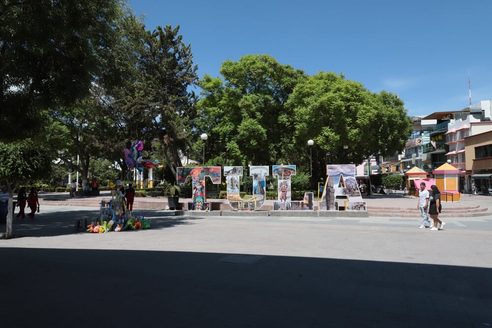 Durante la historia de México, los drenajes se vertían a los ríos —cientos de años—, y lo que se decidió, en el siglo XX principalmente, fue entubar los ríos, porque ya estaban muy contaminados.