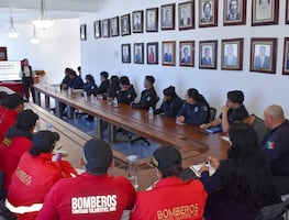 Capacitan a servidores públicos en primeros auxilios psicológicos