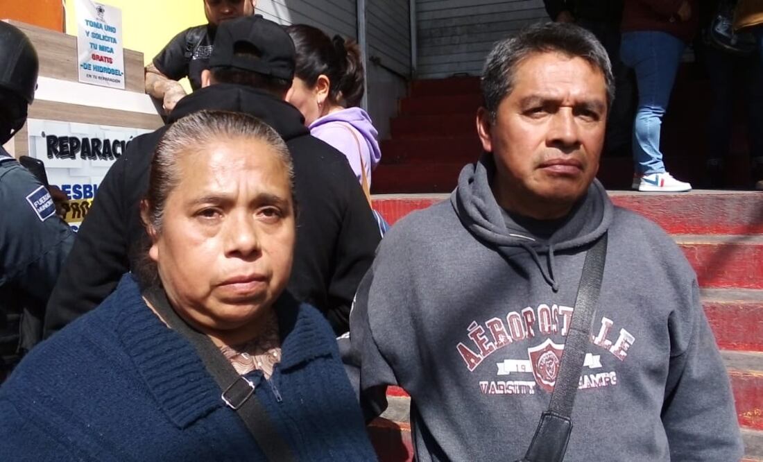 La familia Martínez Hernández son los dueños de uno de los locales comerciales afectados, perdieron años de trabajo en pocas horas debido al incendio. Foto: ARturo Torres